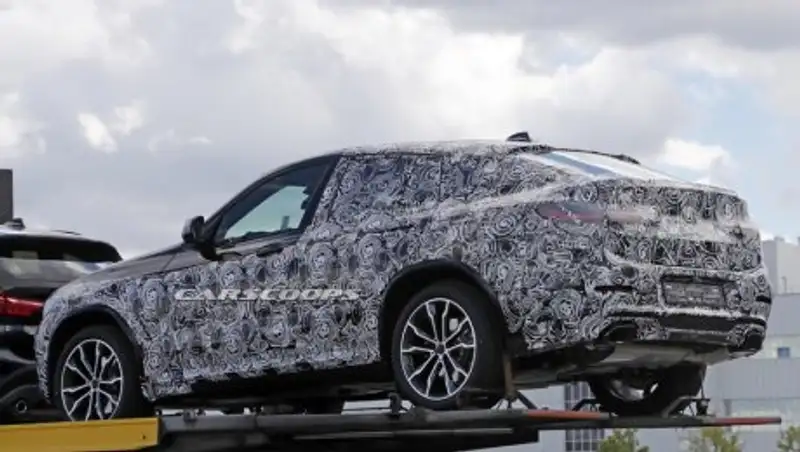 Новый кроссовер BMW впервые показался на публике