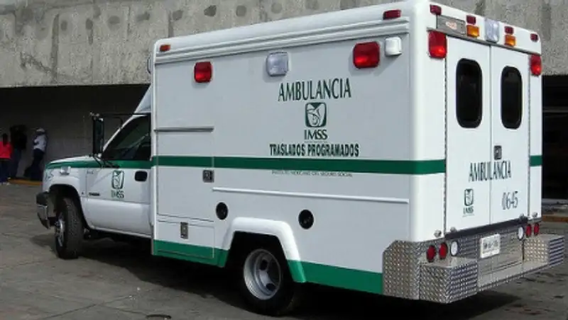 Самолет упал на федеральную трассу в Мексике, пять человек погибли