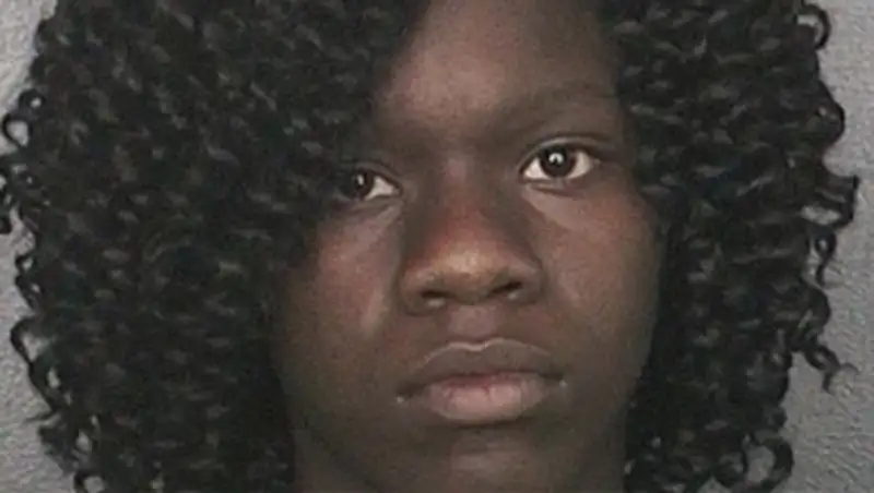 Женщина спрятала 5-месячного сына от полицейских в багажнике автомобиля