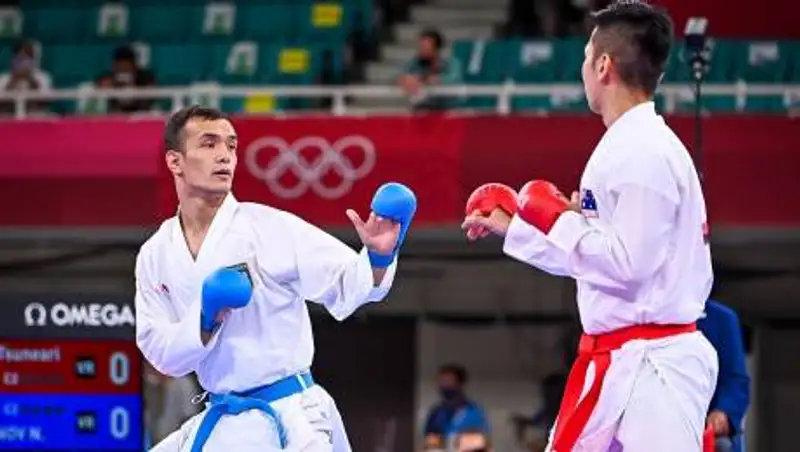 Каратист Нурканат Ажиканов стартовал с победы на ОИ-2020