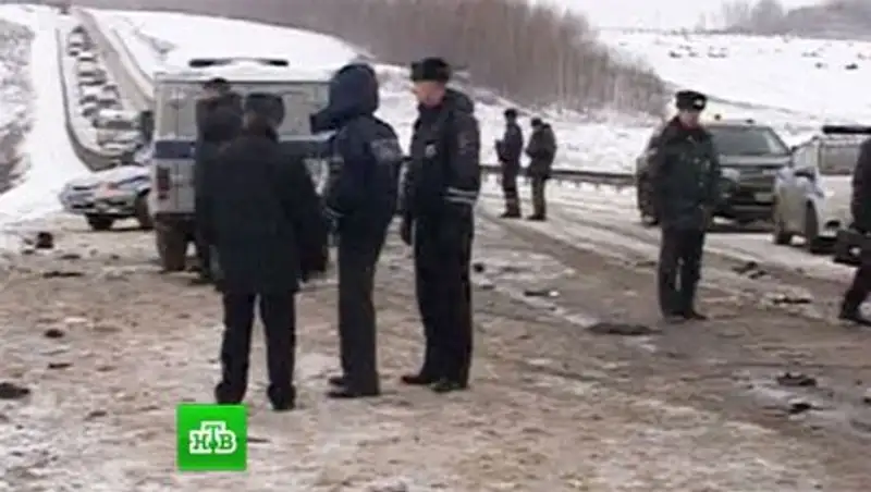 Пьяный полицейский протаранил автобус в Красноярском крае: есть жертвы  