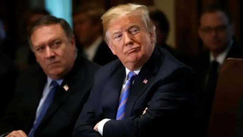 Трамп хочет возвести еще одну стену против мигрантов