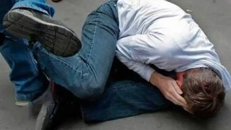 В Актау мужчина до смерти забил любовника жены