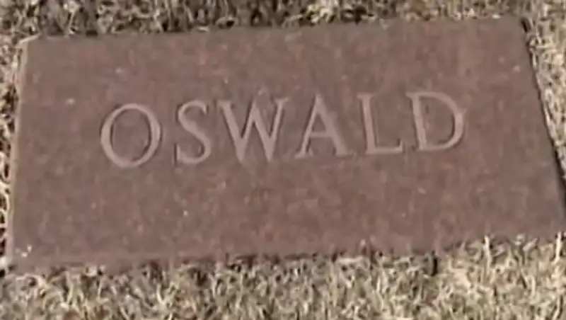 Гроб убийцы Джона Кеннеди ушел с молотка