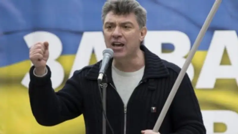 НАТО: Немцова убили из-за событий на Украине