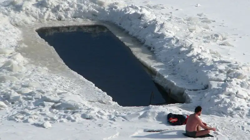 Спасатели напомнили павлодарцам о мерах безопасности при купании на Крещение