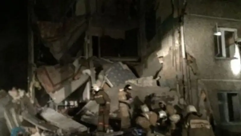 Врачи рассказали о состоянии пострадавших, найденных под обломками дома в Шахане