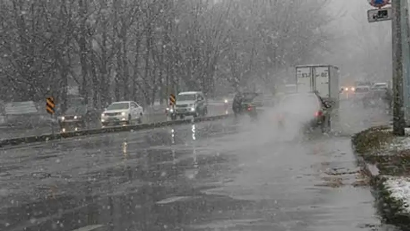 В Алматы сегодня с утра произошло почти 60 ДТП, фото - Новости Zakon.kz от 20.11.2013 16:28