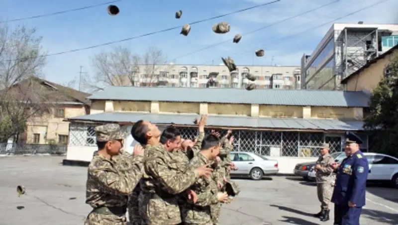 Свыше 4 500 казахстанцев прошли подготовку в военно-технических школах МО РК