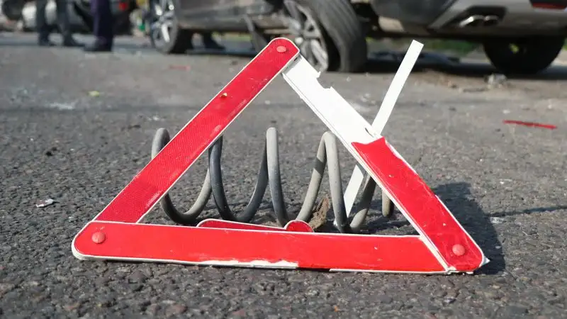 Двух пожилых женщин сбили на дороге в Алматы