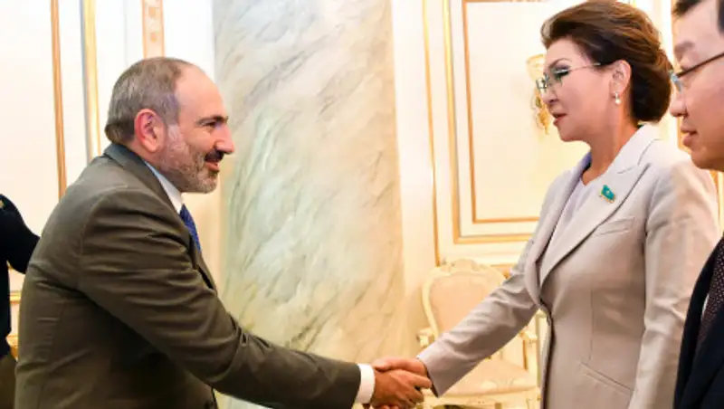 Дарига Назарбаева встретилась с Николом Пашиняном