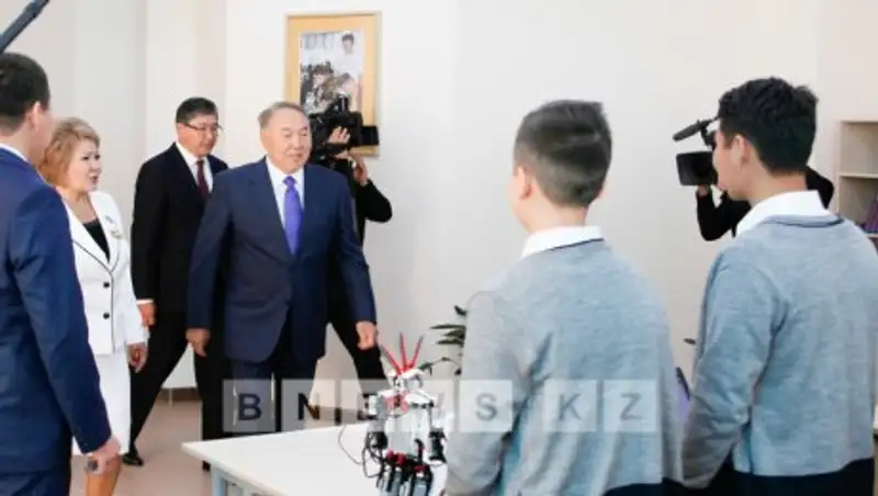 Мемлекет басшысы Астанадағы №84 мектеп-лицейде болды