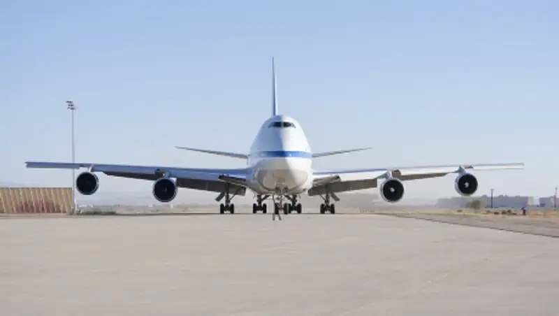 Аварийная посадка Boeing с горящим двигателем попала на видео