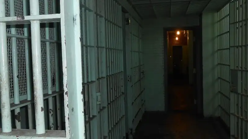 В Караганде пятеро узбекистанцев получили сроки за похищение гражданина Индии