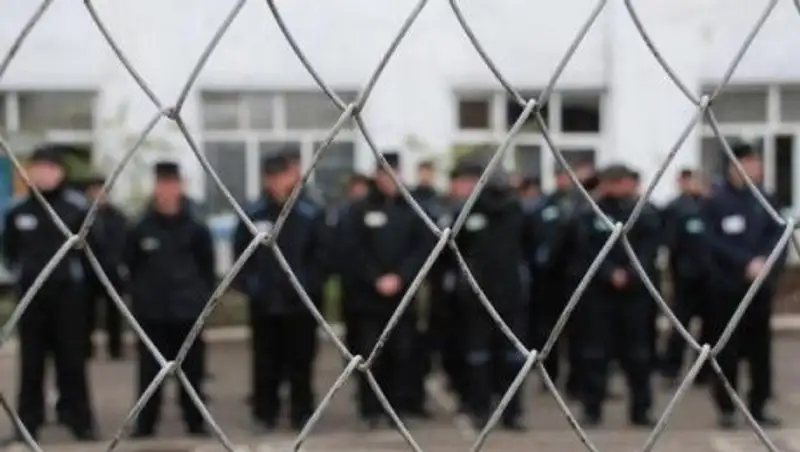 Замначальника колонии в Атырау задержан за взятку в 1,3 млн тенге