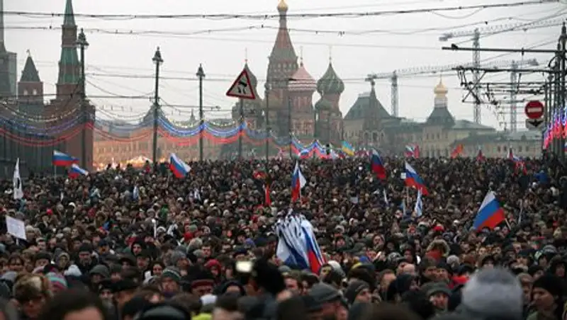 Участники акции в память о Борисе Немцове