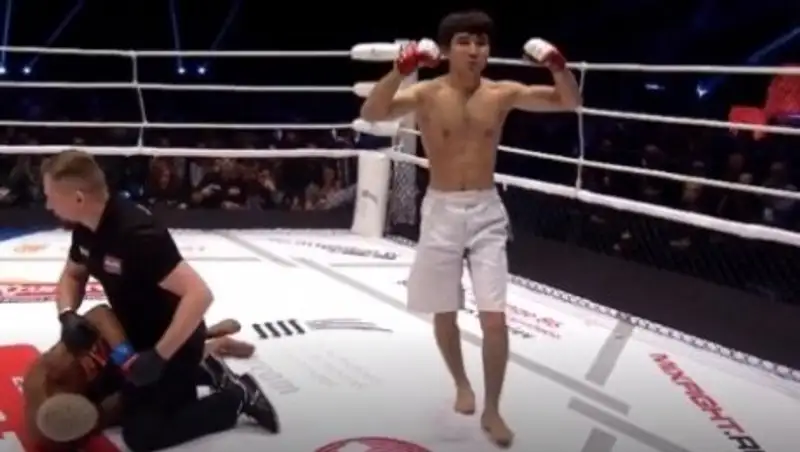 Ашимов в первом раунде нокаутировал бразильца