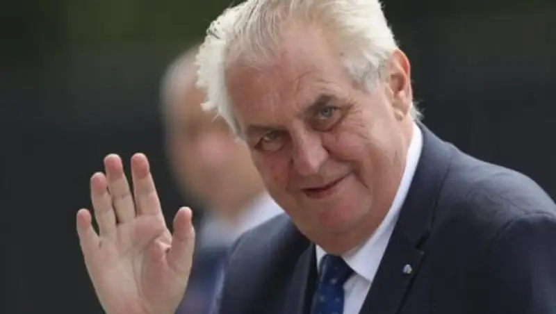 Президент Чехии пожелал народу страны опасной жизни