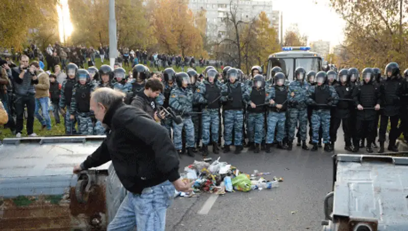 Рунет обвинил в бирюлевских беспорядках полицию и коррупцию, фото - Новости Zakon.kz от 14.10.2013 21:58