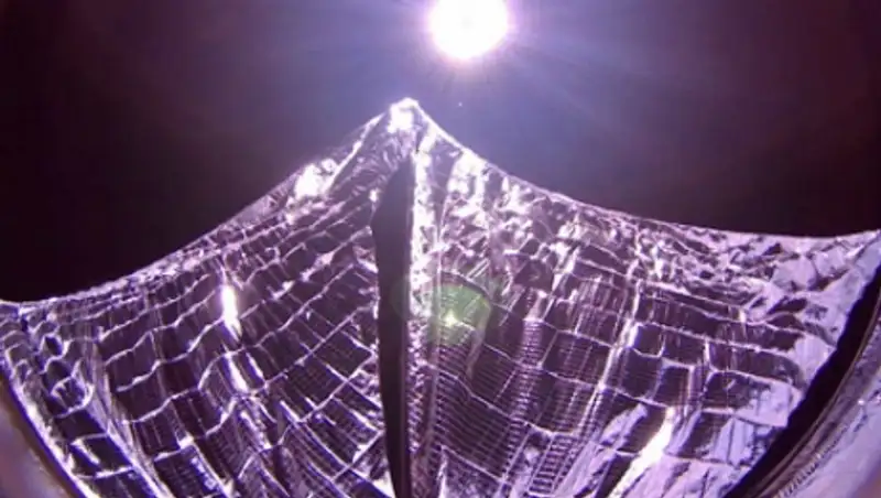 Спутник на солнечных парусах прекратил свое существование