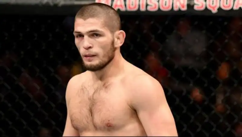 Серроне бросил вызов Нурмагомедову: Я иду за твоим поясом!