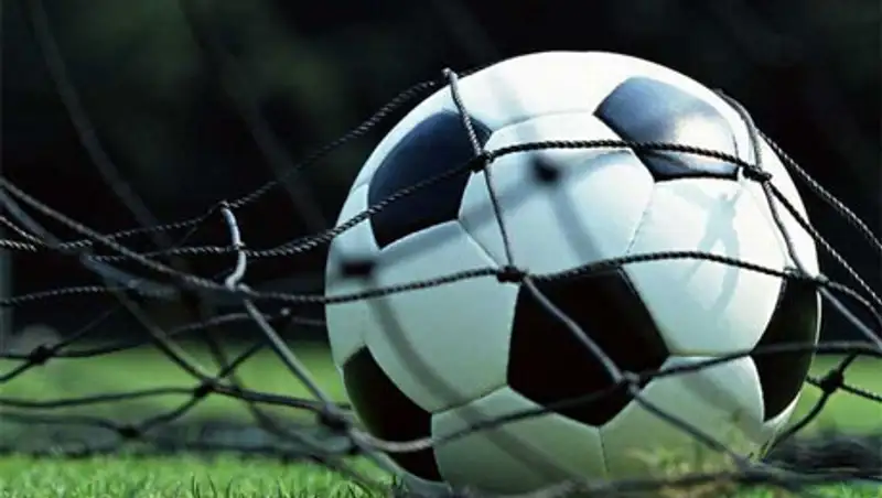 Фанат выпрыгнул из окна после поражения «Манчестер Юнайтед», фото - Новости Zakon.kz от 10.12.2013 17:41