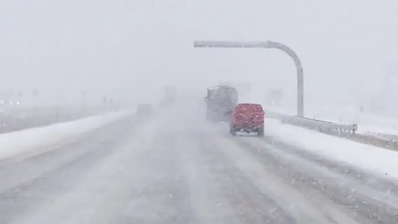 Все трассы ЗКО закрыты из-за гололеда