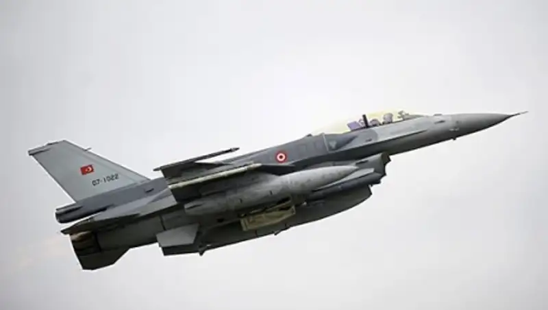 Reuters узнал о приостановке ударов ВВС Турции по ИГ из-за сбитого Су-24 