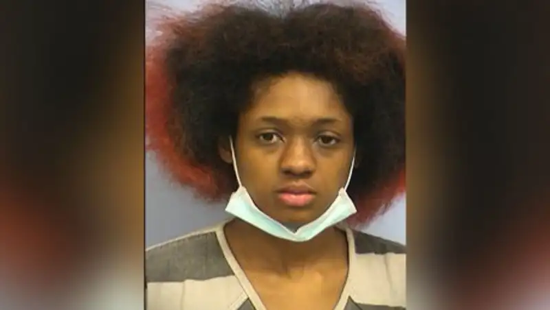 Девушка случайно убила парня, когда делала селфи с ружьём