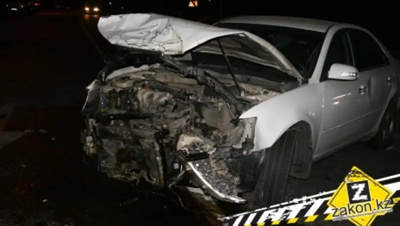 Несколько машин протаранил неуправляемый Hyundai на пр. Абая в Алматы