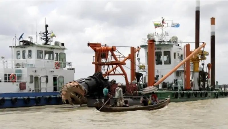 Количество погибших при крушении парома в Мьянме достигло 45 человек