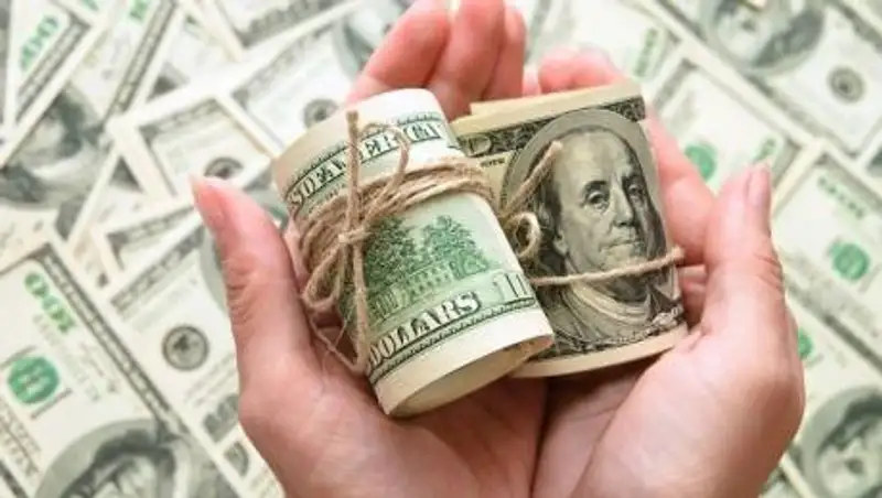 Курс доллара снова вырос на торгах