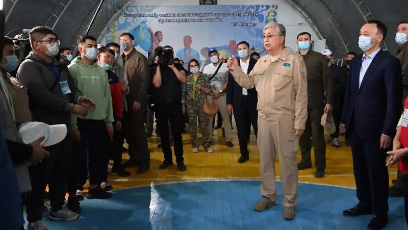 Токаев заявил волонтерам, что гордится ими