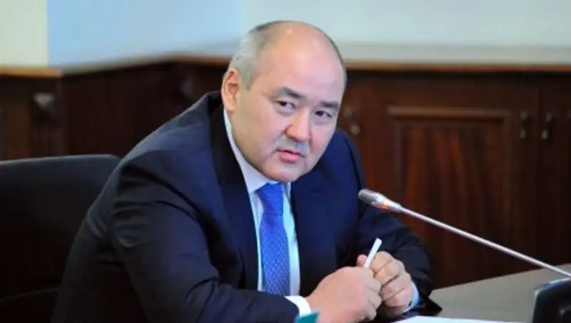 Назарбаев Шукееву: С большой надеждой я тебя отправил в МСХ