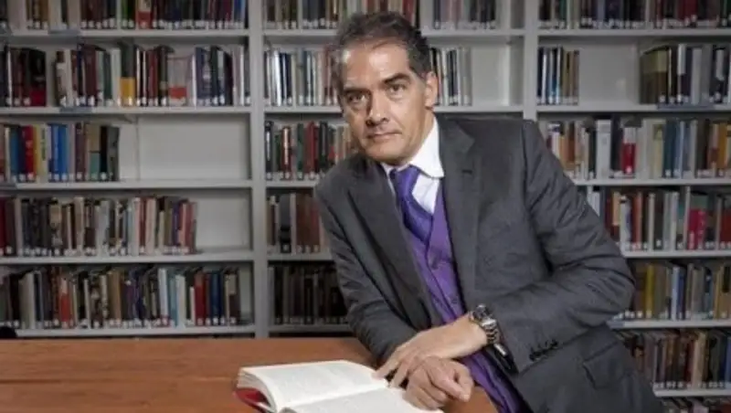 Умер британский писатель-романист Филип Керр