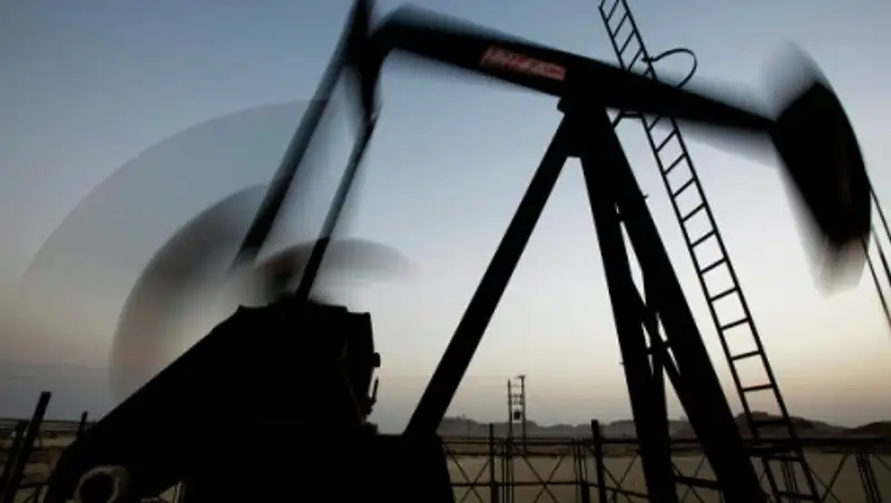 Нефть дешевеет на фоне сомнений относительно успешности встречи в Дохе