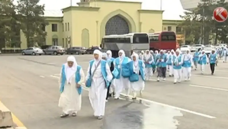 Казахстанские паломники не могли вылететь из Джидды