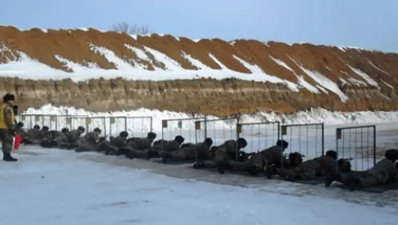 В Аягозе завершаются 10-дневные сборы сержантов батальонов и дивизионов частей