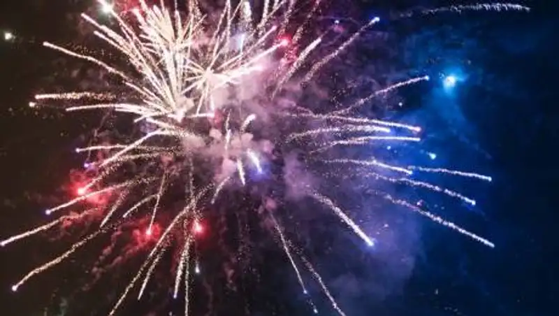 Об опасности фейерверков напомнили в МЧС
