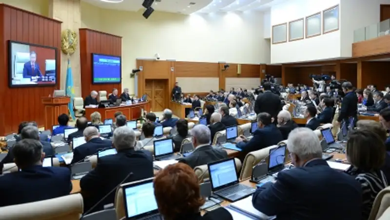 Мажилис одобрил в I чтении законопроект, защищающий права дольщиков