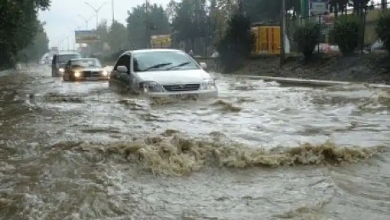 Циклон затопивший Сочи движется на Москву