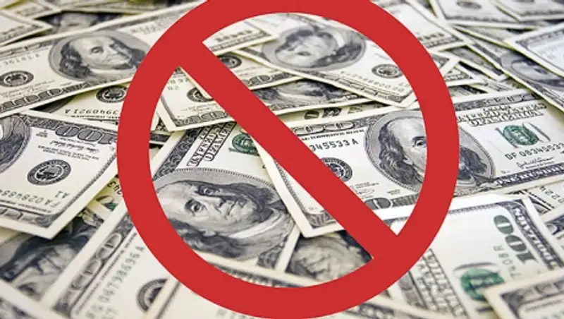 В Казахстане предложили запретить доллар