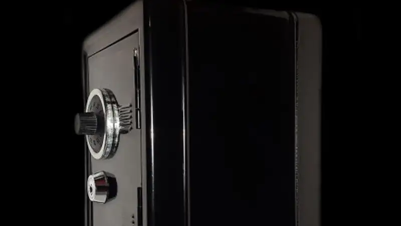 Миллионы тенге украли из сейфа в Уральске