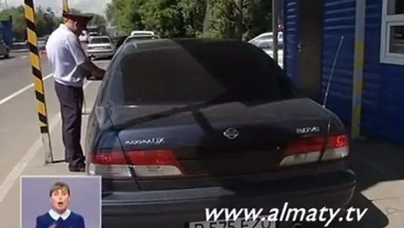 Иногородних машин в Алматы стало меньше на треть