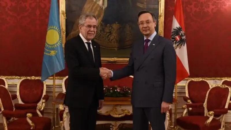 Глава МИД РК встретился с президентом Австрии