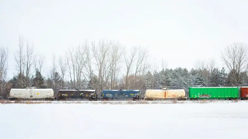 Более тысячи казахстанских грузовых вагонов застряли в Украине
