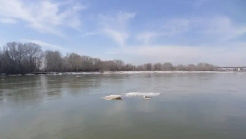 В Семее военнослужащий совершил суицид, спрыгнув с моста в Иртыш