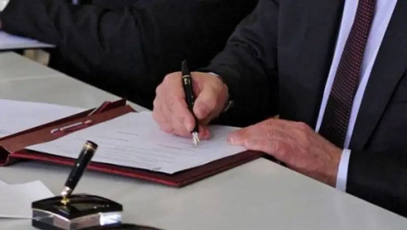 Жыл басынан бері азаматтарға дөрекі сөйлеген 65 мемлекеттік қызметкер жазаланды