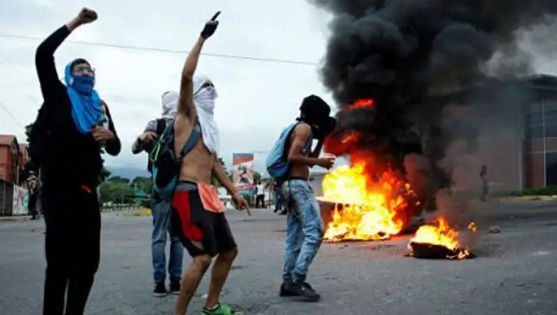 Политика застрелили во время акции протеста в Венесуэле