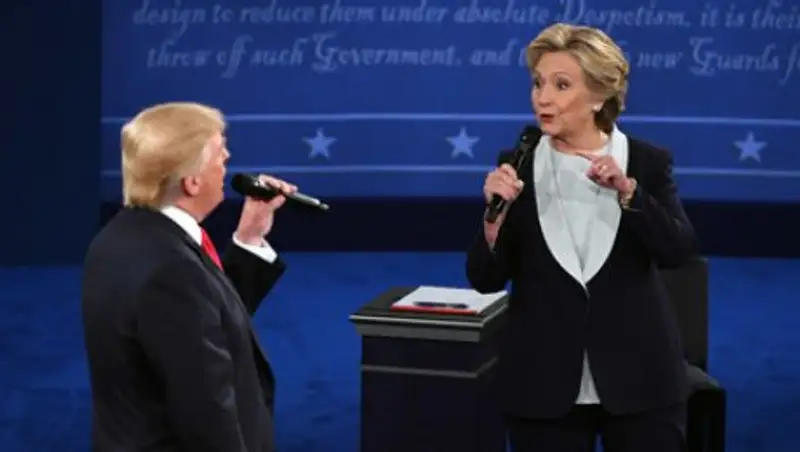 Клинтон опередила Трампа на два миллиона голосов